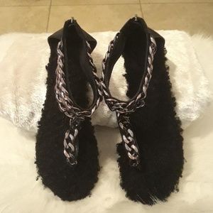 Mackin J Shoes - JUST IN!! Ladies Fur/ Cuban Chain Link Sandal Mackin J Shoes - JUST IN!! Ladies Fur/ Cuban Chain Link Sandal